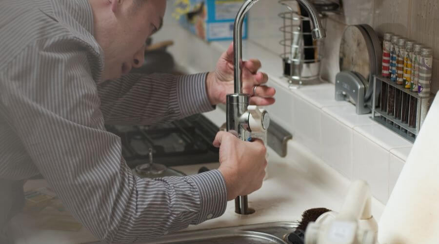 Expert burst pipe repair services in Englewood, FL
